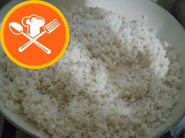 Ρύζι ταβέρνας (με ρύζι)